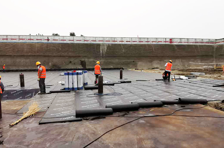 如何解決自粘防水卷材夏季揭膜難的問(wèn)題！